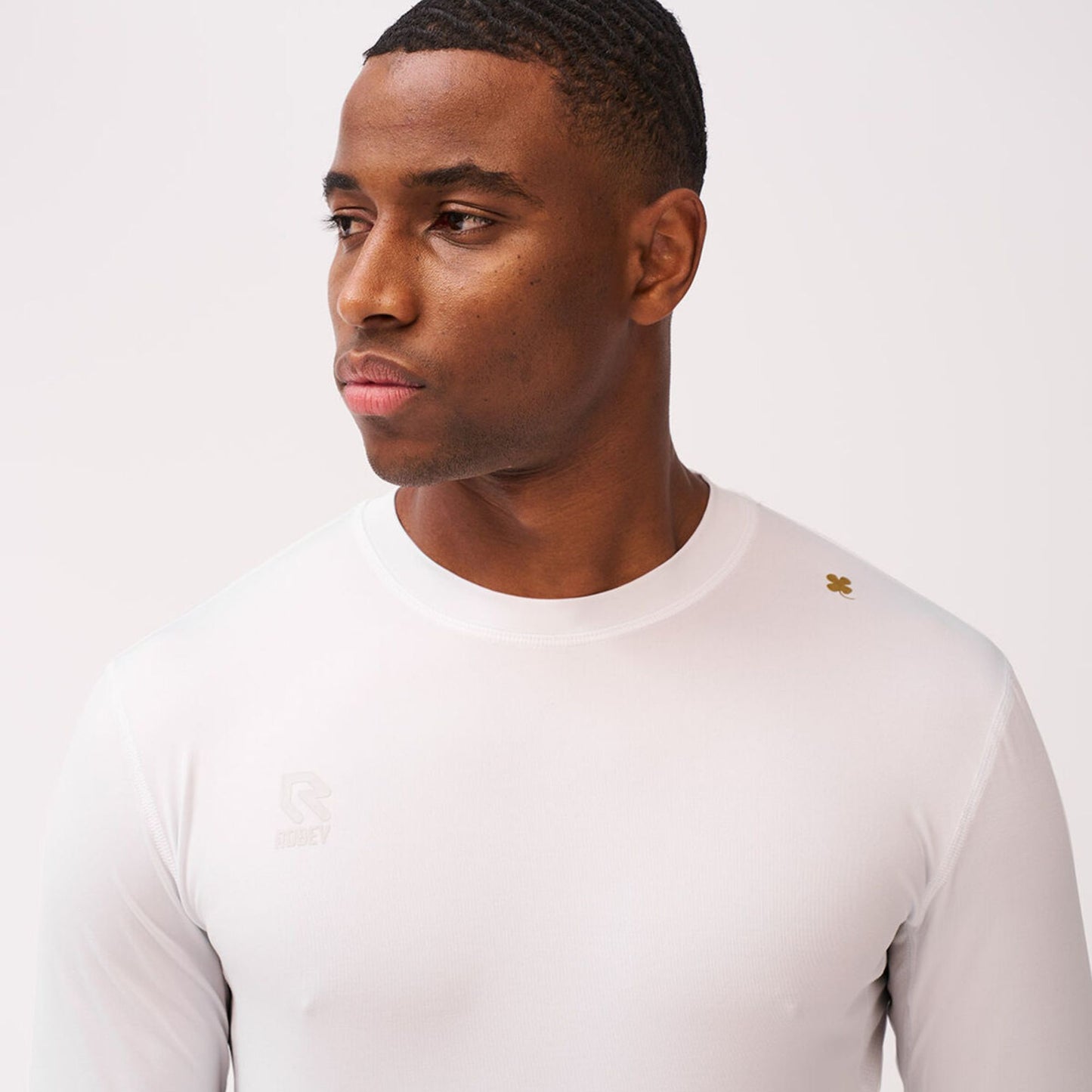 VVG wit Baselayer Shirt (thermoshirt), voorkant, perfect voor koude dagen, biedt ademend comfort voor sporters tijdens training of wedstrijden.